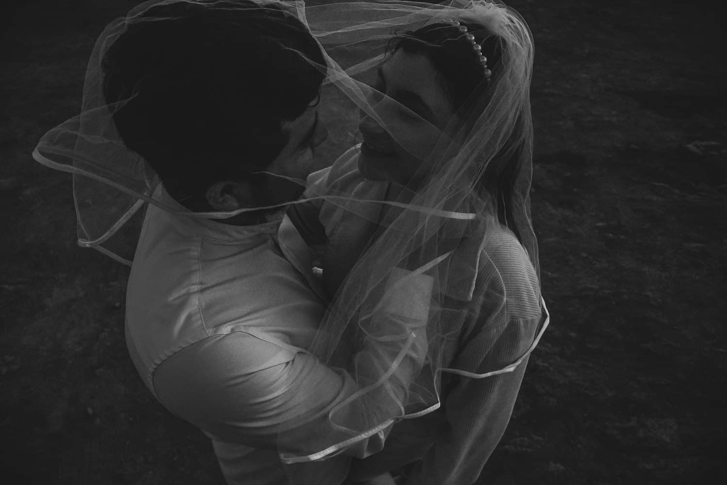 Fotografía de save the date en Ensenada Baja California por fotógrafo de bodas destino en México